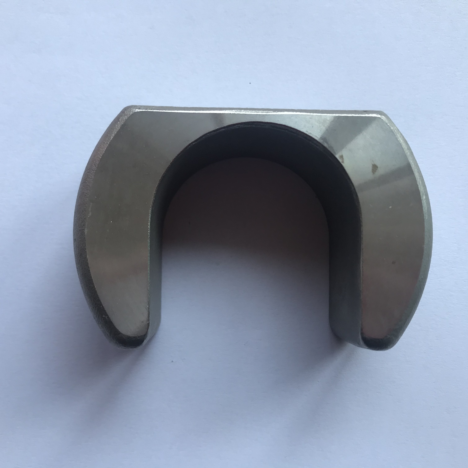 Cad é an chúis atá leis an delamination sa bhlaosc déanta as gaineamh gloine uisce le linn an phróisis mhúnlú infheistíochta?